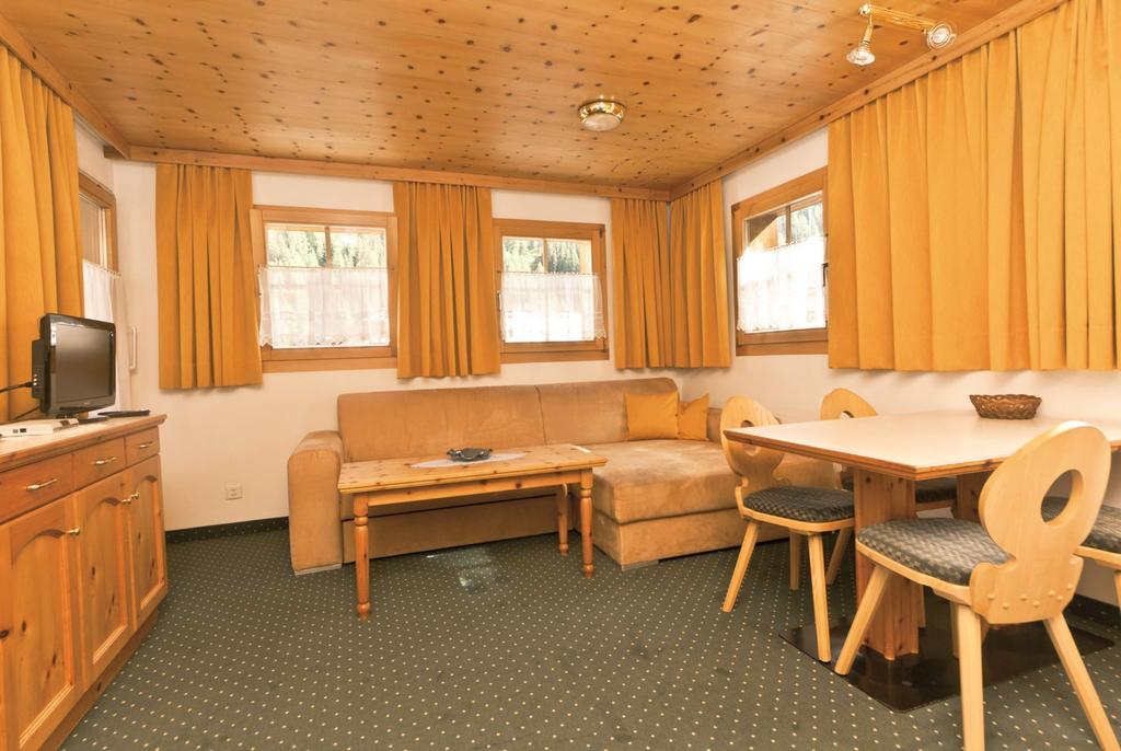 Appartement Laerchenhof Samnaun Pokoj fotografie